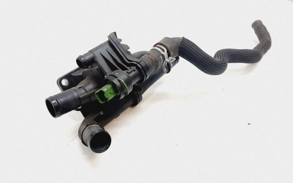 Thermostat/thermostat housing – Volvo V50 (2008-2012)