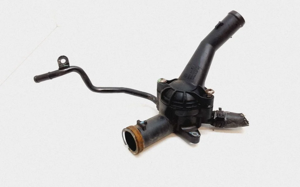 Thermostat/thermostat housing – Volkswagen Passat CC (2008-2016)
