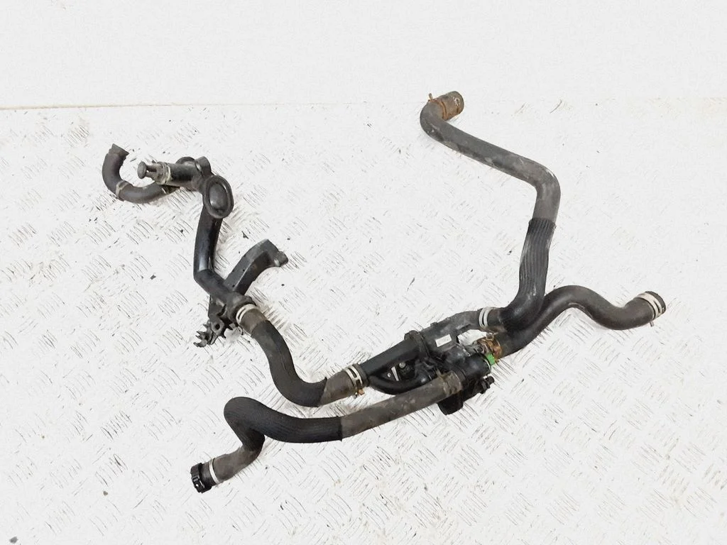 Thermostat/thermostat housing – Citroen C4 I (2004-2010)