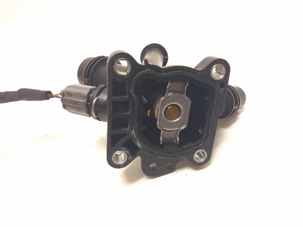 Termostaat / termostaadi korpus – Volvo S60 (2011-2013)