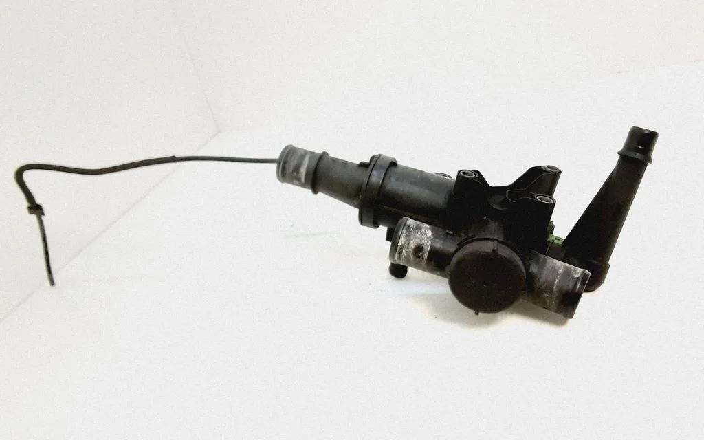 Termostaat / termostaadi korpus – Volvo V50 (2004-2007)