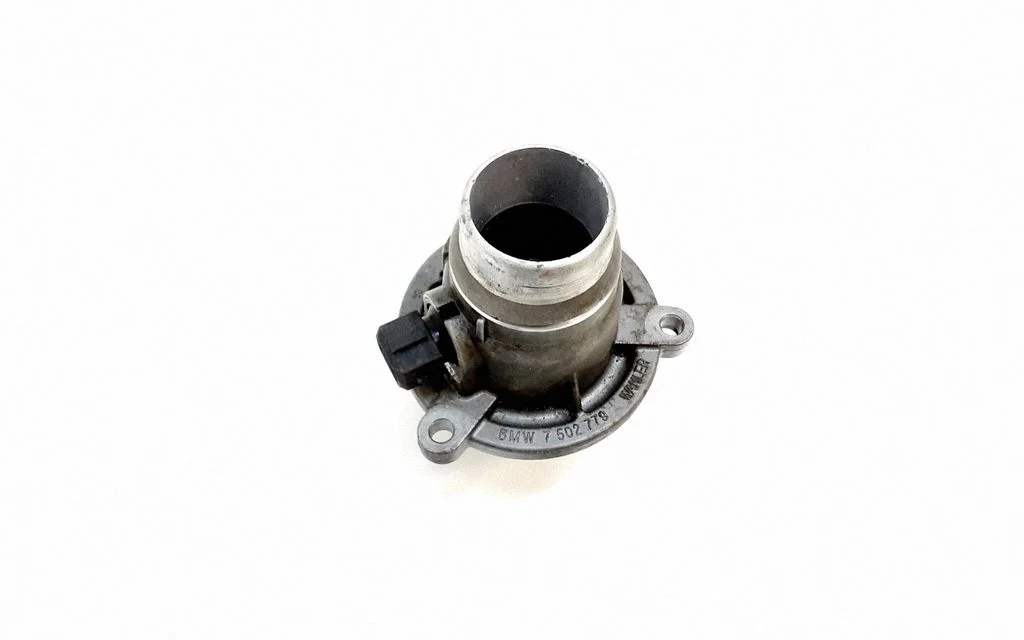 Termostaat / termostaadi korpus – BMW 7-seeria E65 E66 (2001-2008)