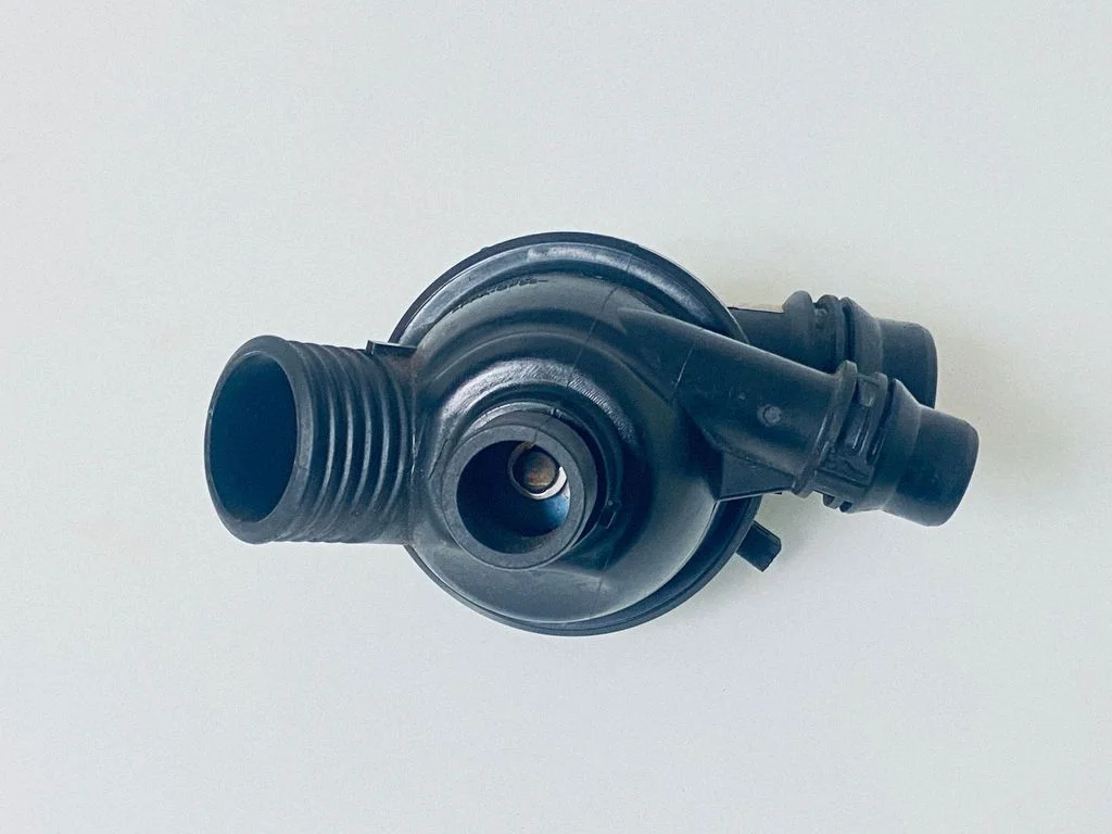 Termostaat / termostaadi korpus – BMW 3-seeria E90 E91 (2005-2012)