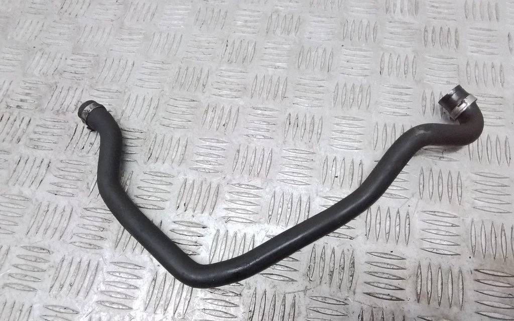 Engine coolant pipe/hose – front