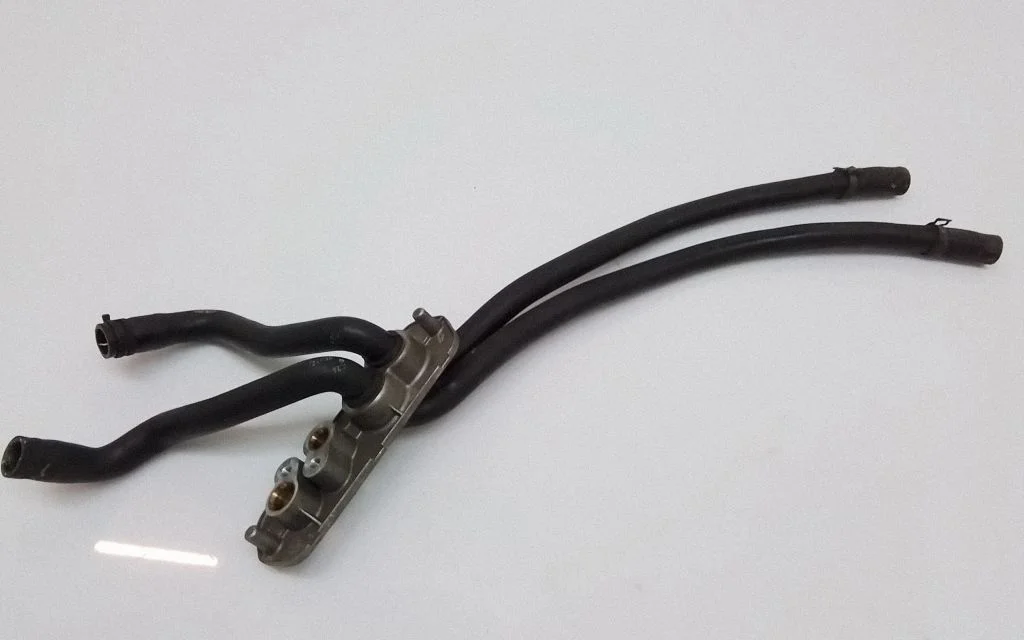 Engine coolant pipe/hose 7L0819884A