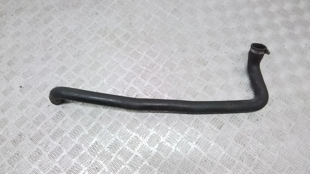 Engine coolant pipe/hose – front