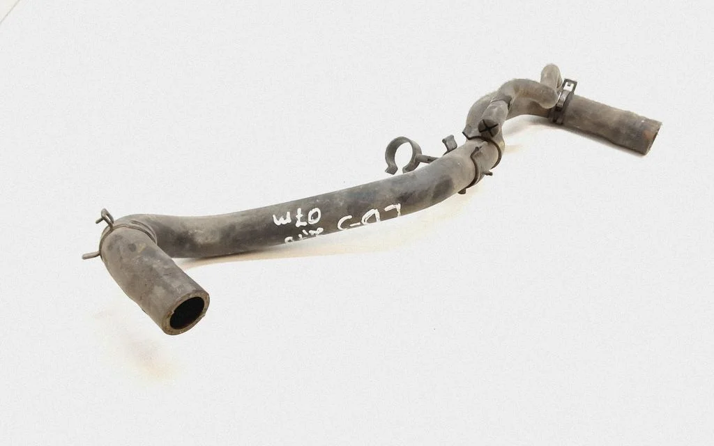 Engine coolant pipe/hose – Land Rover Discovery 3 - LR3 (2005-2009)