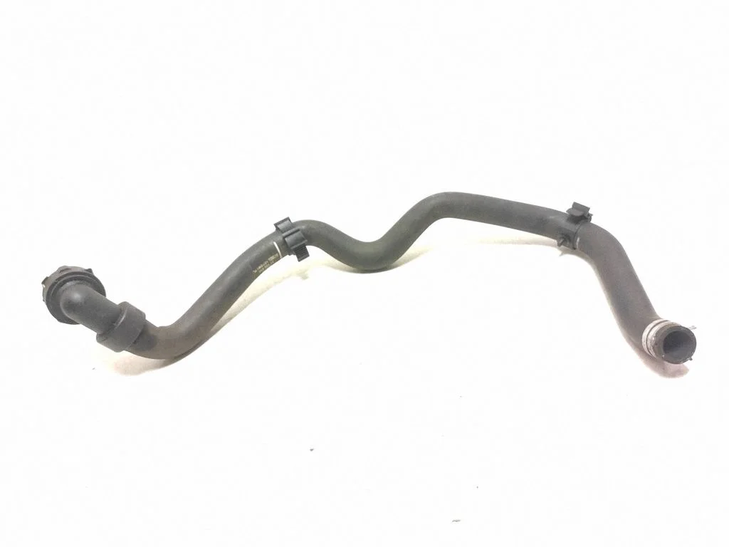 Engine coolant pipe/hose 31338810