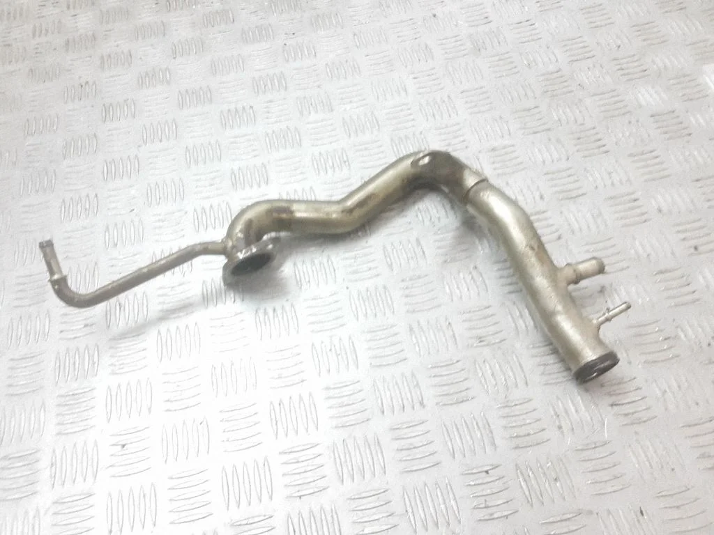 Engine coolant pipe/hose – front