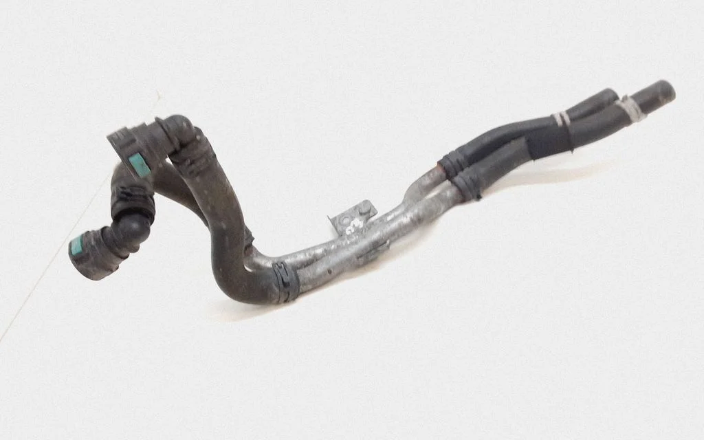 Engine coolant pipe/hose – Land Rover Discovery 3 - LR3 (2005-2009)