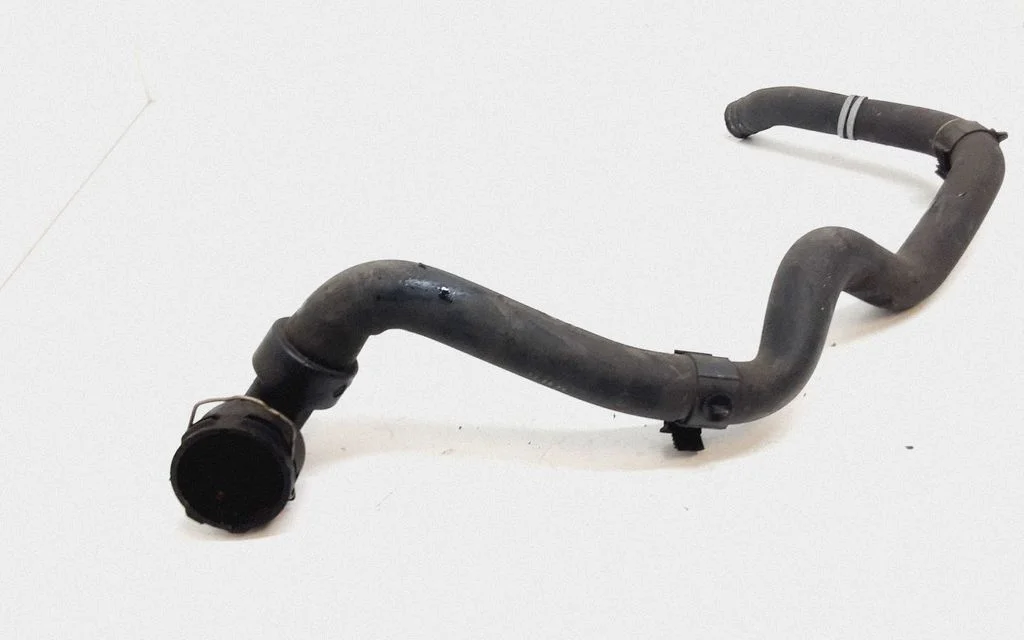 Engine coolant pipe/hose 31338810