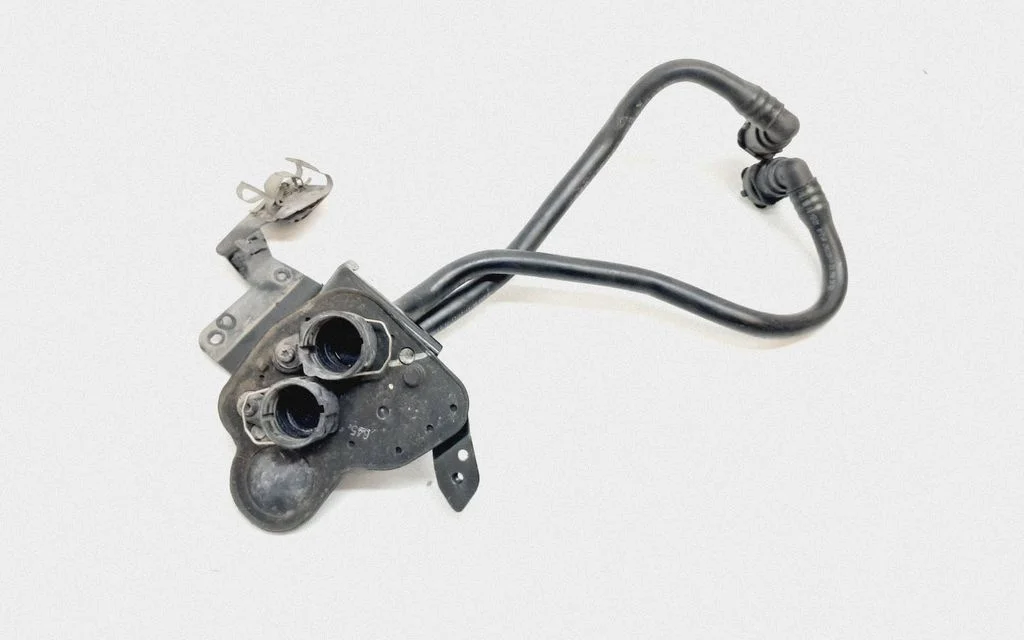 Engine coolant pipe/hose 31657347