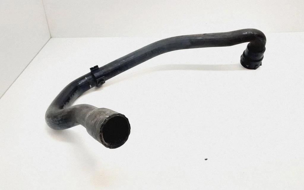 Engine coolant pipe/hose 8G918260AC