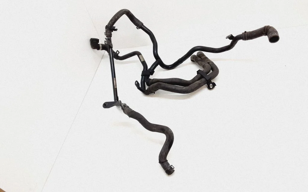 Engine coolant pipe/hose – Audi Q7 4L (2005-2015)