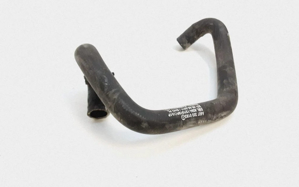 Engine coolant pipe/hose A6072030182