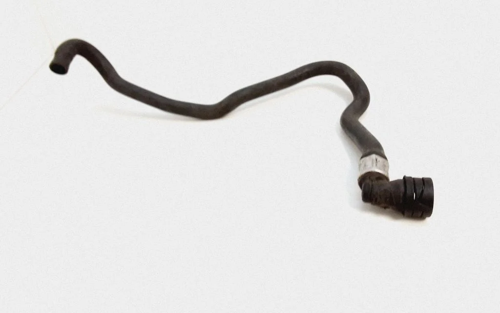 Engine coolant pipe/hose 8649877