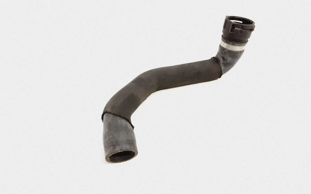 Engine coolant pipe/hose 30680520