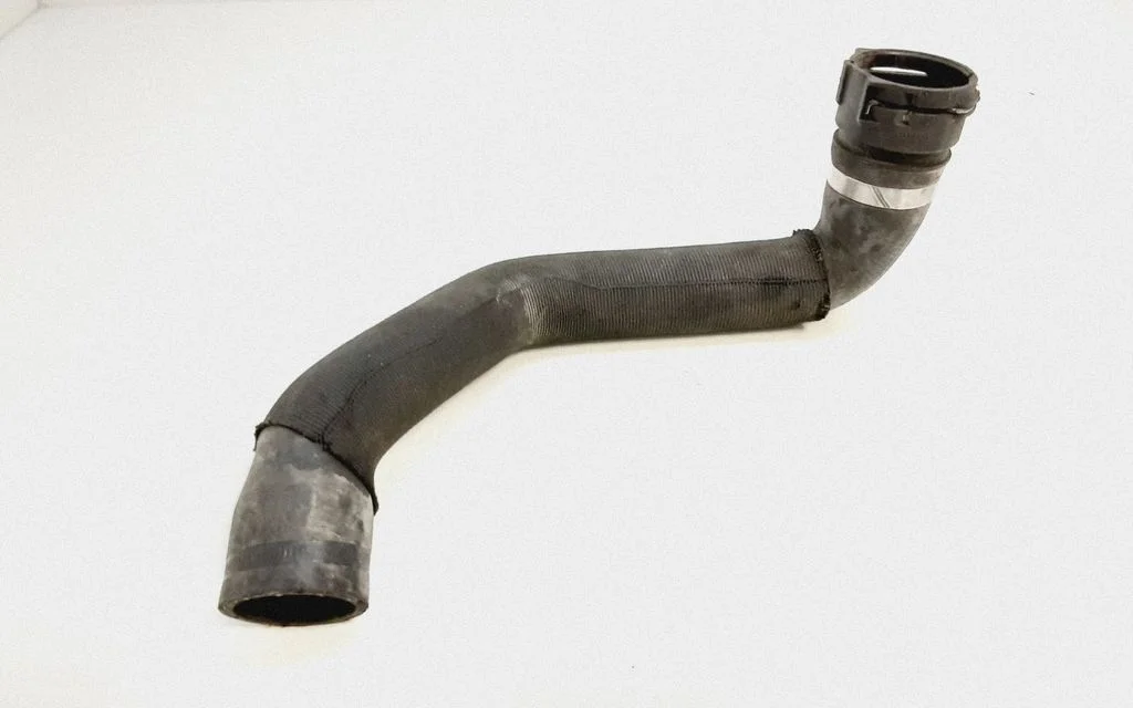 Engine coolant pipe/hose 30680520