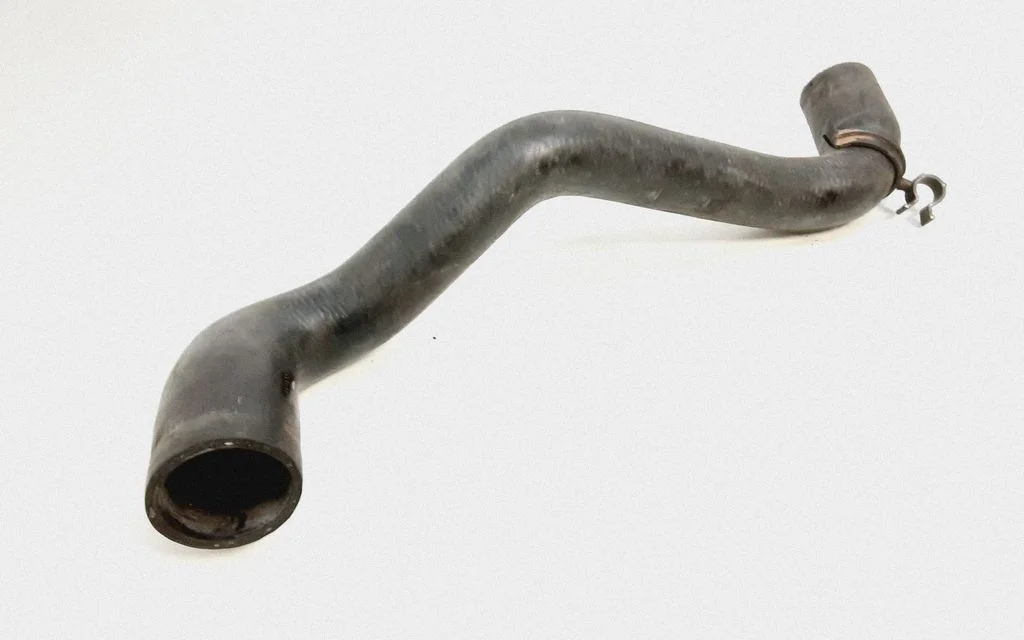 Engine coolant pipe/hose 3M5H8260CH