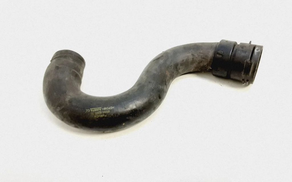 Przewody układu chłodzenia silnika 6G918260JB
