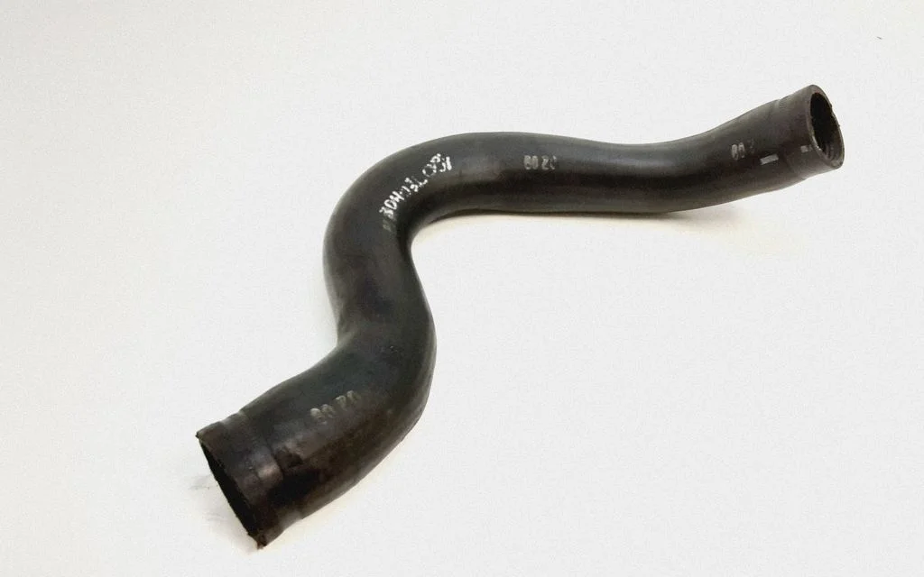 Engine coolant pipe/hose 08671393