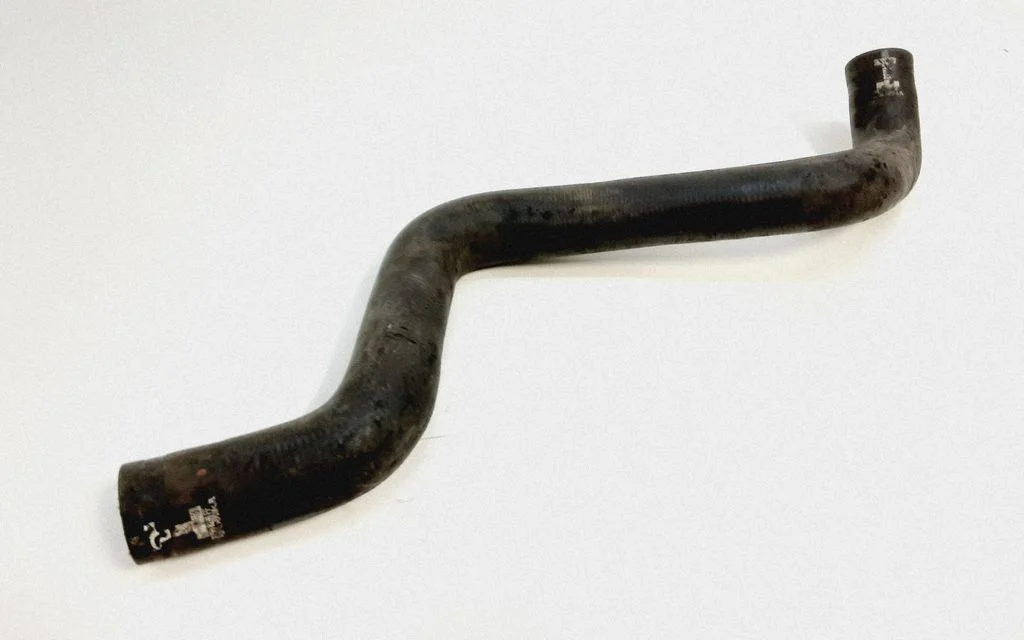 Engine coolant pipe/hose 3M5H8286FF