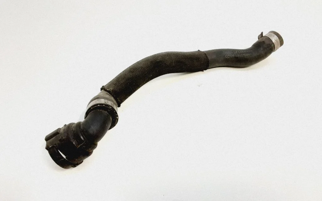 Engine coolant pipe/hose 6928591