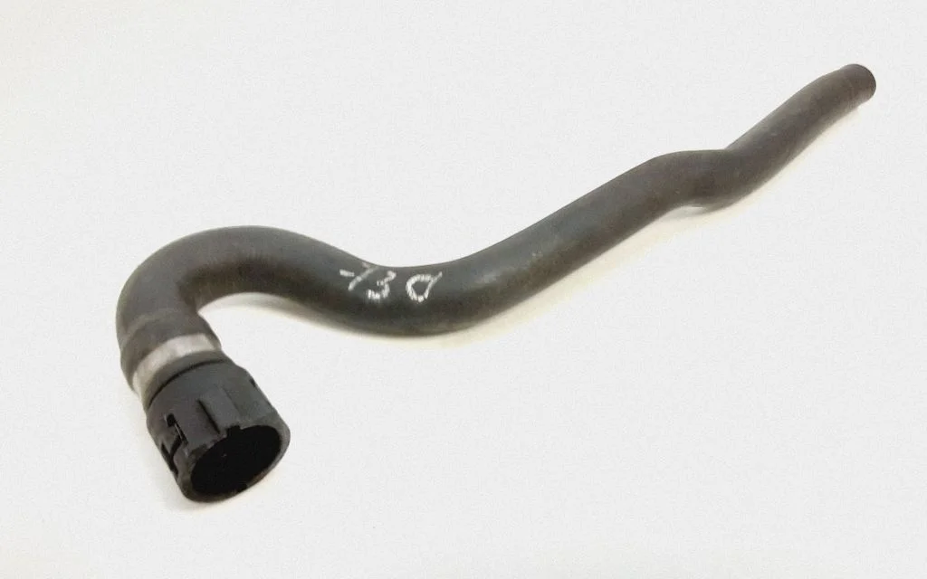 Mootori jahutusvedeliku toru / voolik – BMW 7-seeria E65 E66 (2001-2008)
