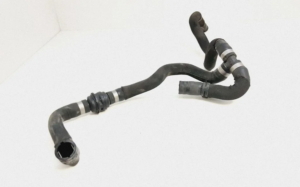 Engine coolant pipe/hose 8374975