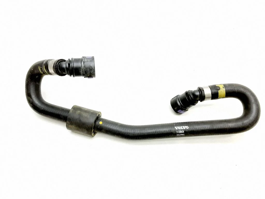 Engine coolant pipe/hose