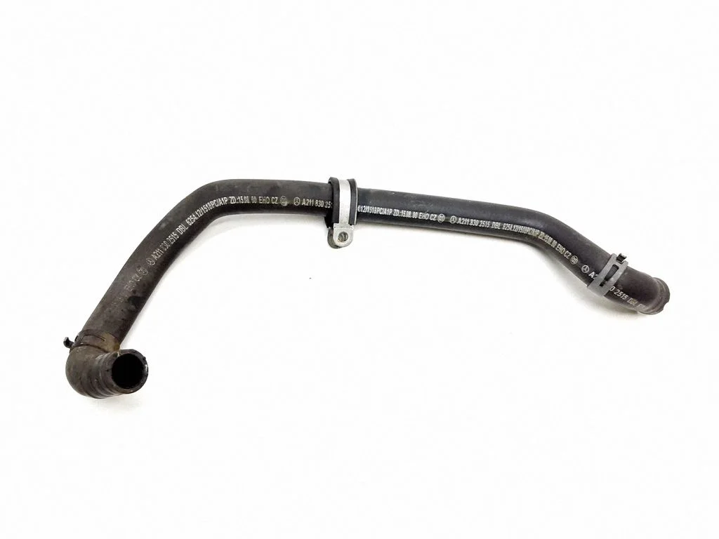 Engine coolant pipe/hose