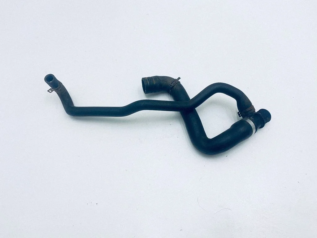 Engine coolant pipe/hose