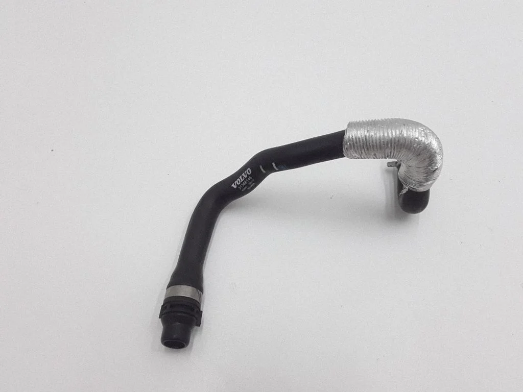 Engine coolant pipe/hose
