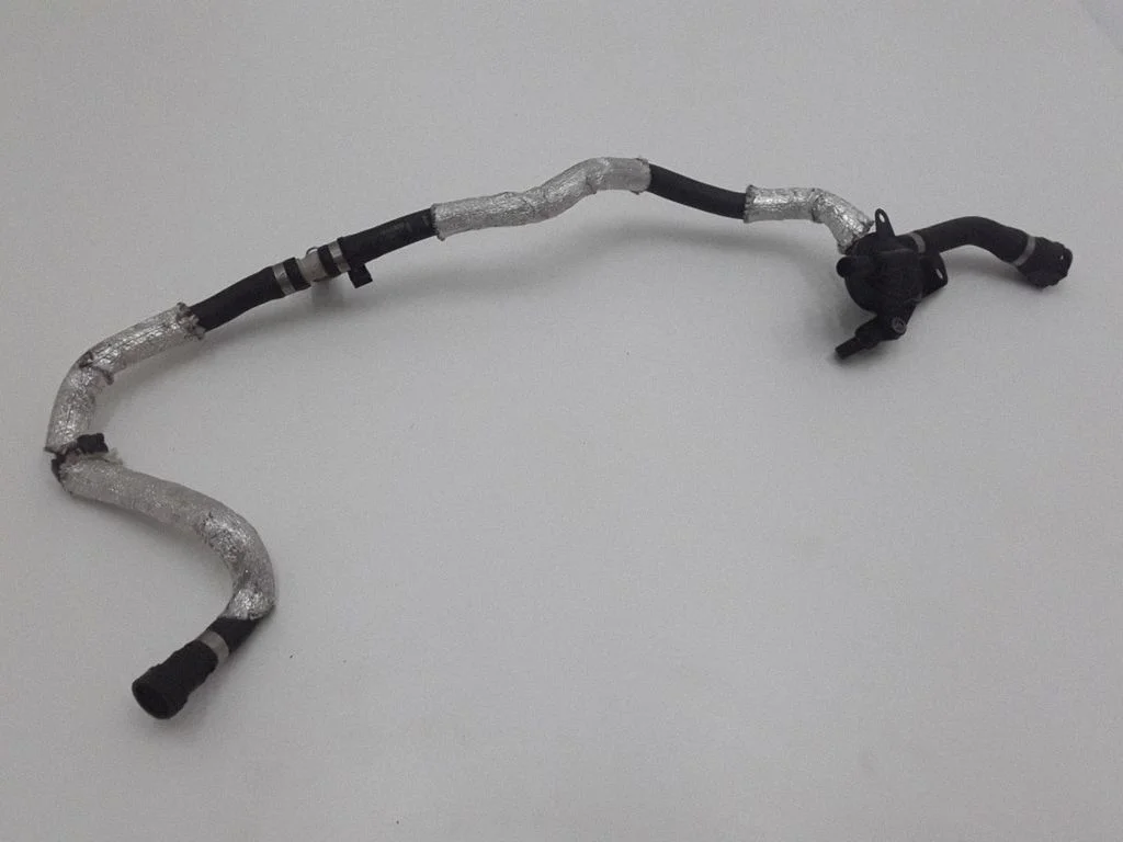 Engine coolant pipe/hose