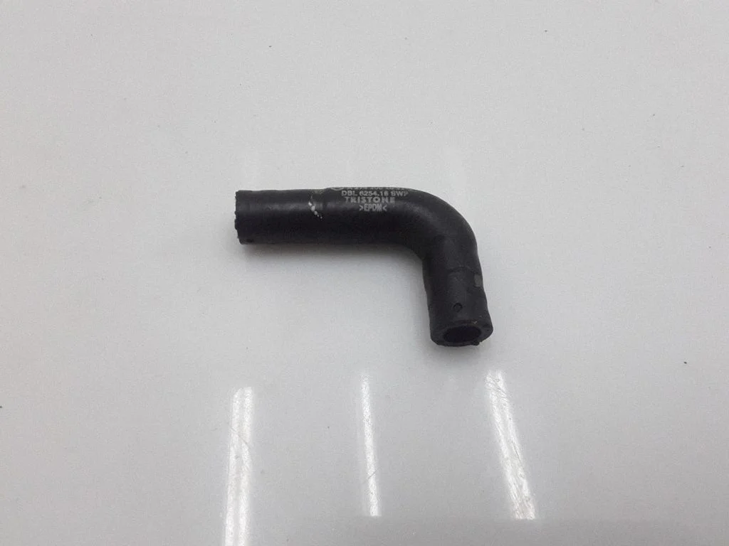 Engine coolant pipe/hose