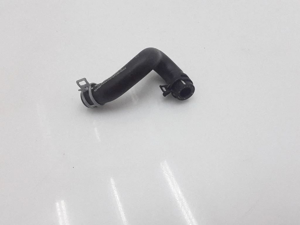 Engine coolant pipe/hose