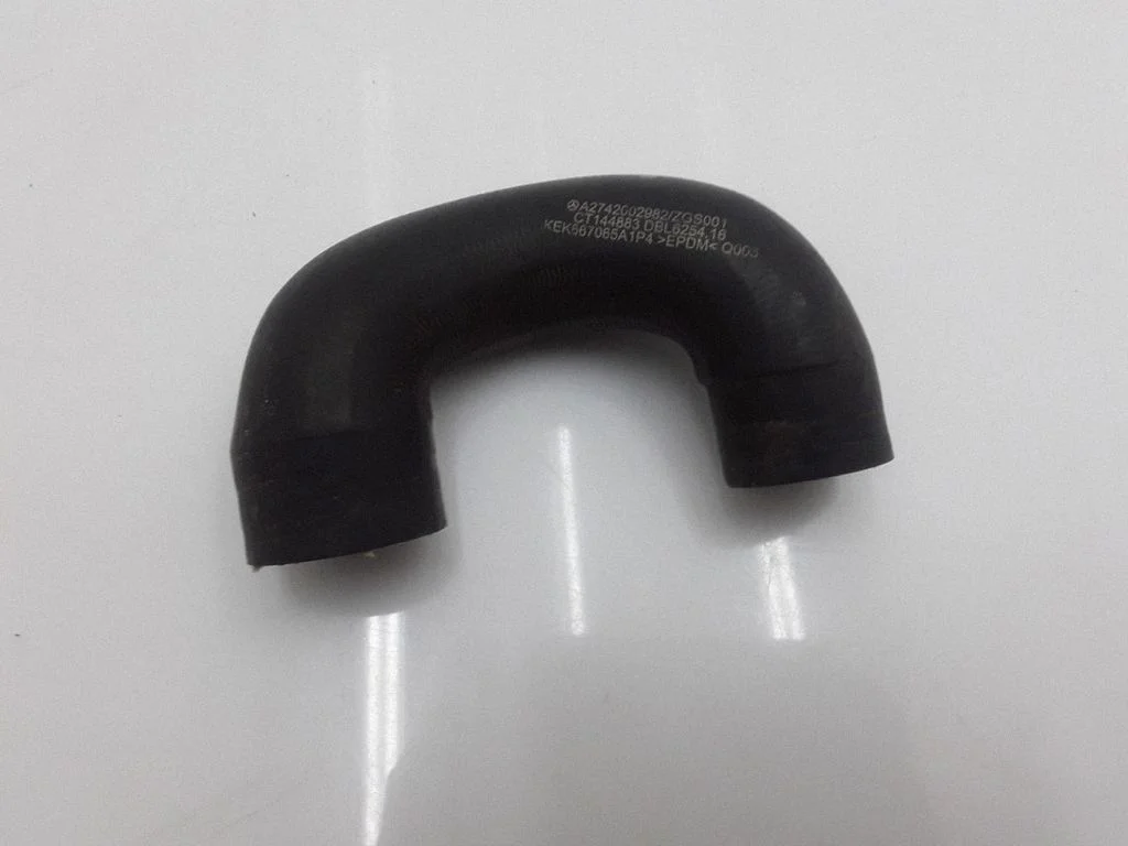 Engine coolant pipe/hose