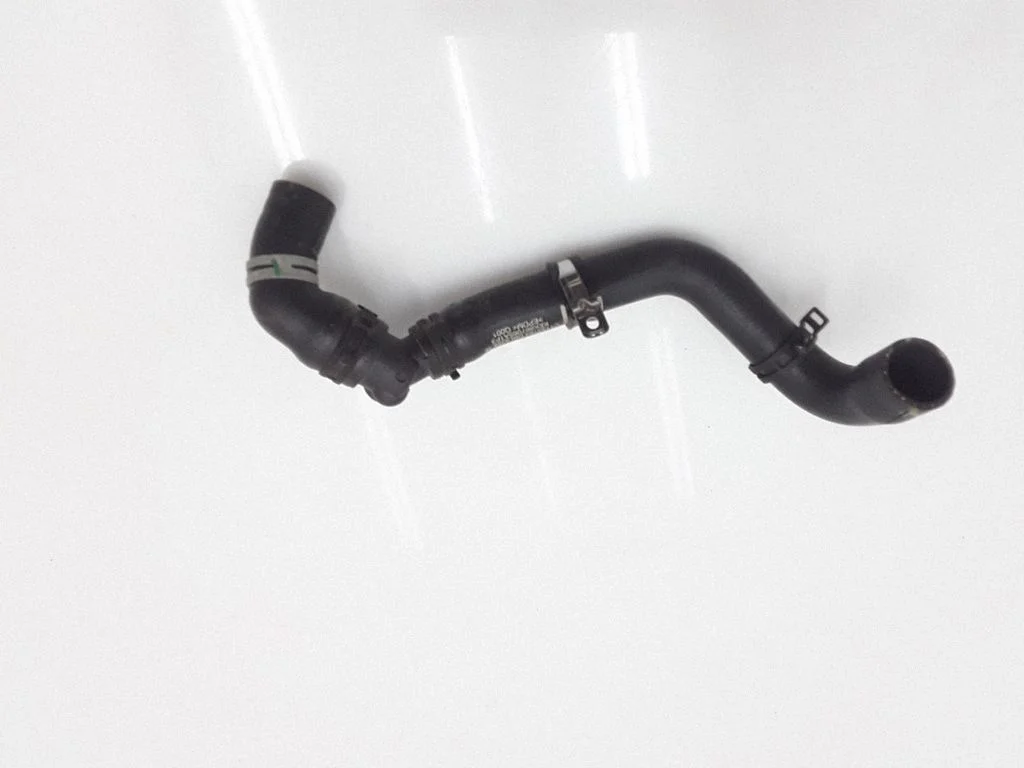 Engine coolant pipe/hose