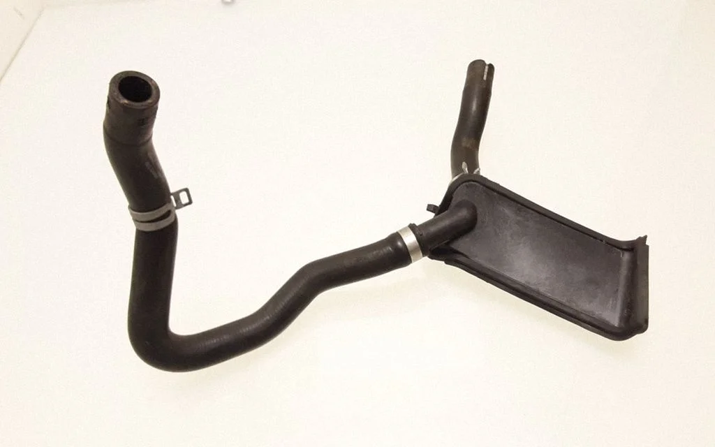Engine coolant pipe/hose 31338712