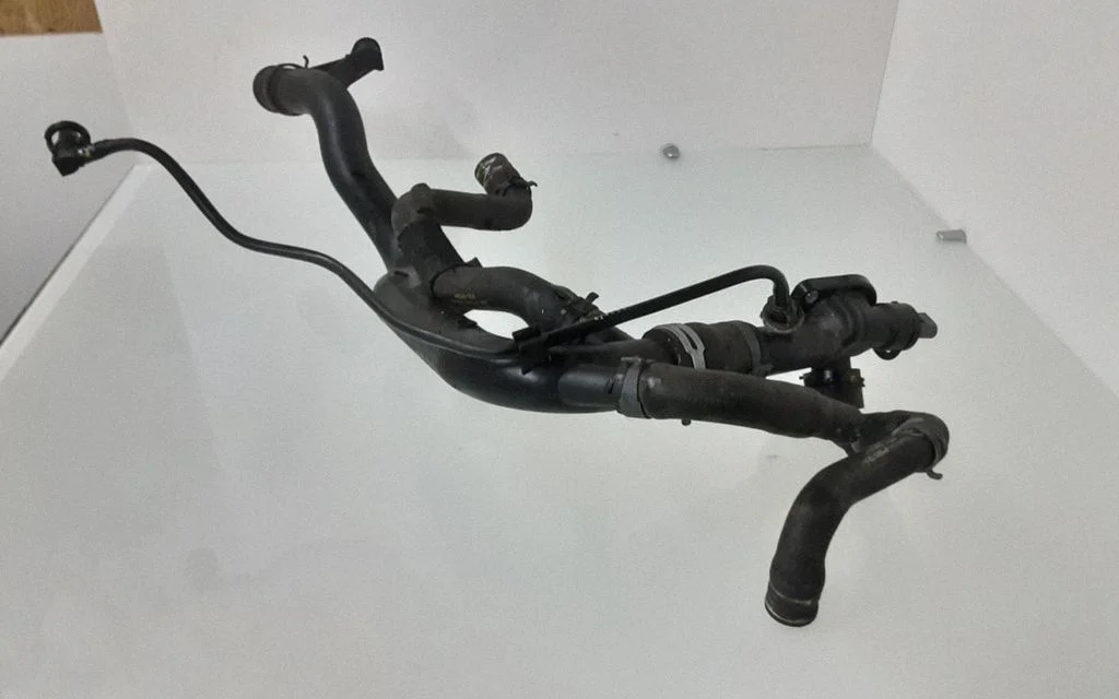 Engine coolant pipe/hose – Audi Q5 SQ5 8R (2008-2017)