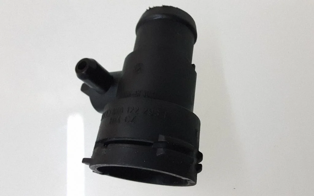 Engine coolant pipe/hose – Audi Q5 SQ5 8R (2008-2017)