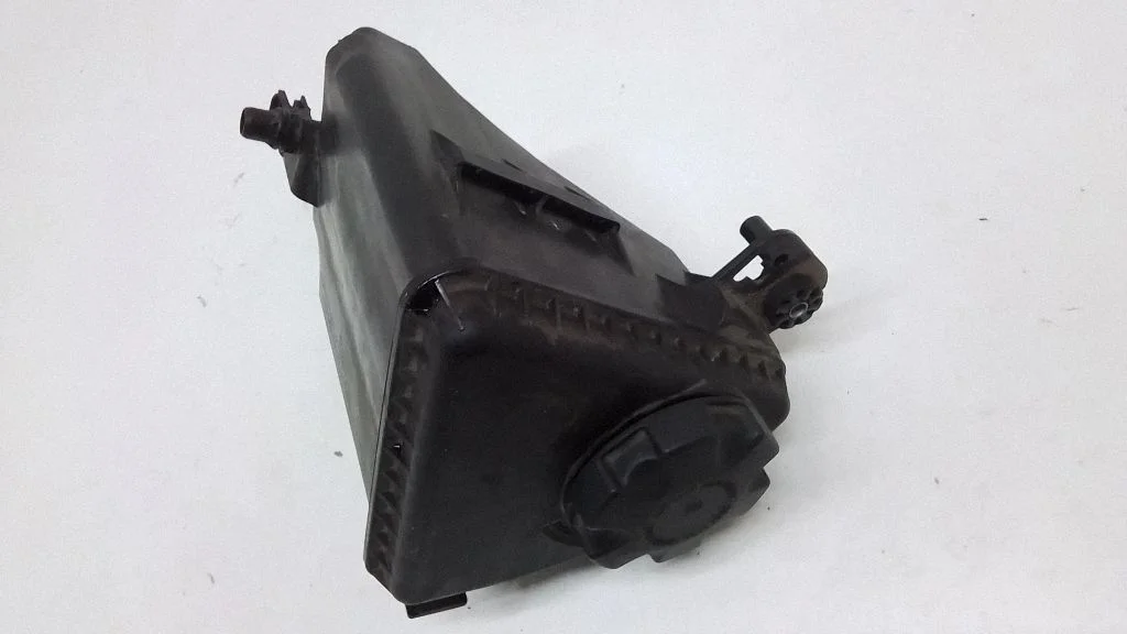 Coolant expansion tank/reservoir 7575577