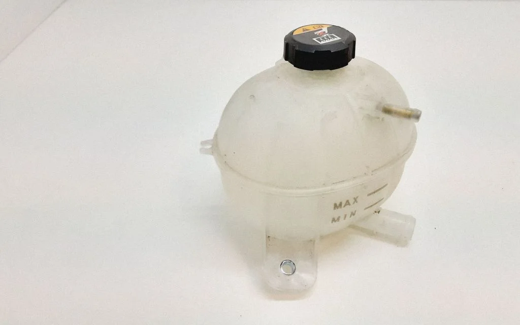 Coolant expansion tank/reservoir
