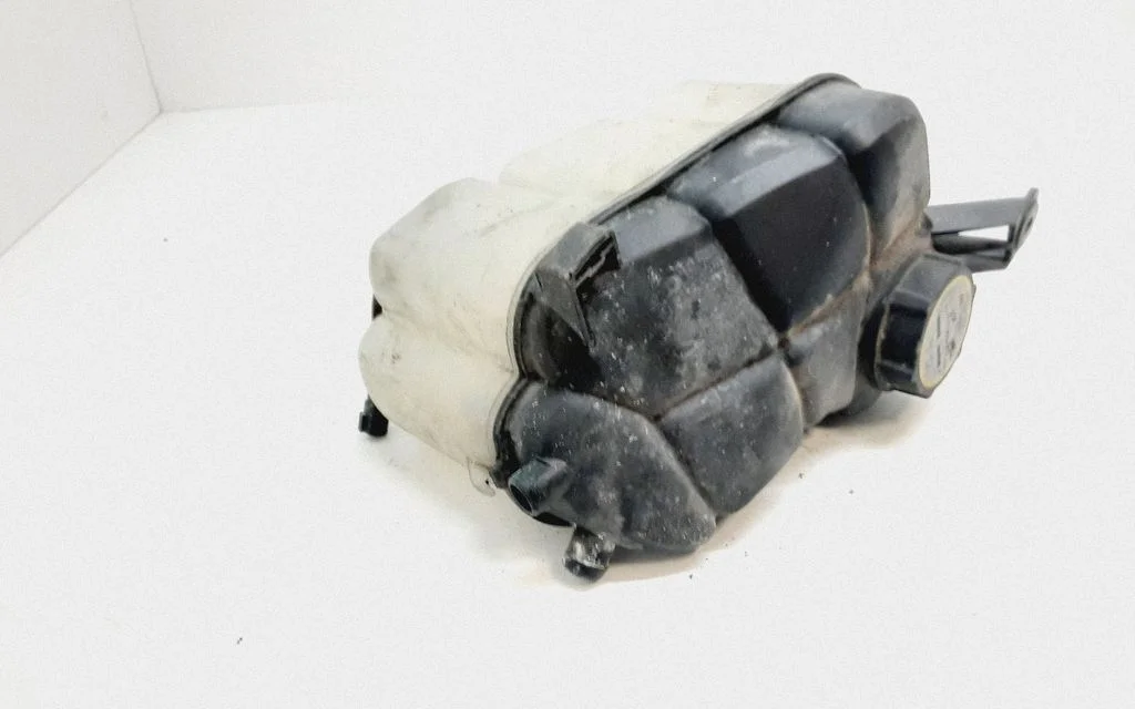 Coolant expansion tank/reservoir 6G918K218CD