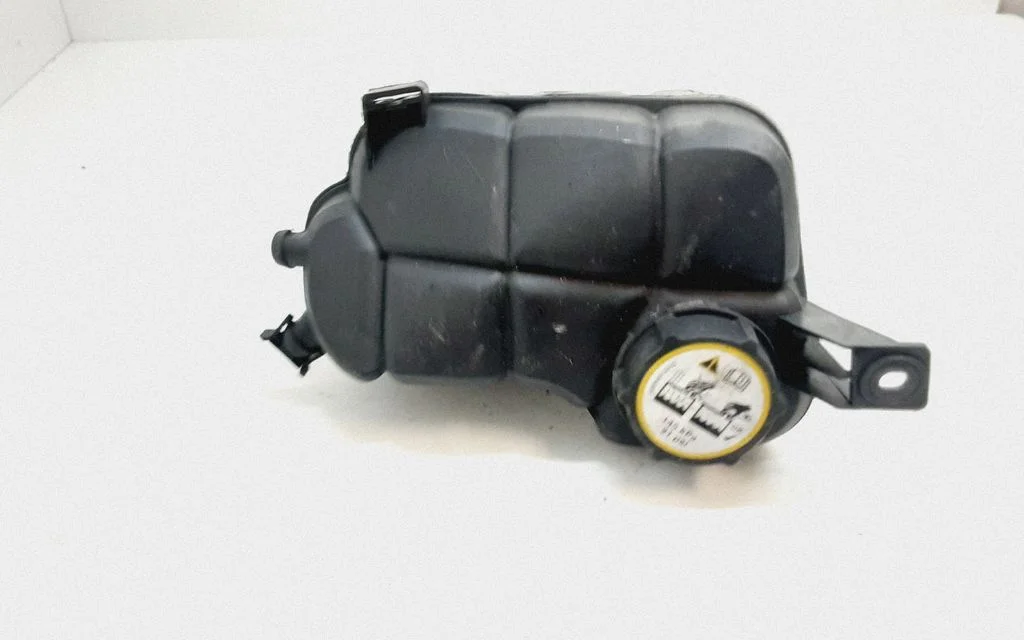 Jahutusvedeliku paisupaak – Volvo S60 (2011-2013)
