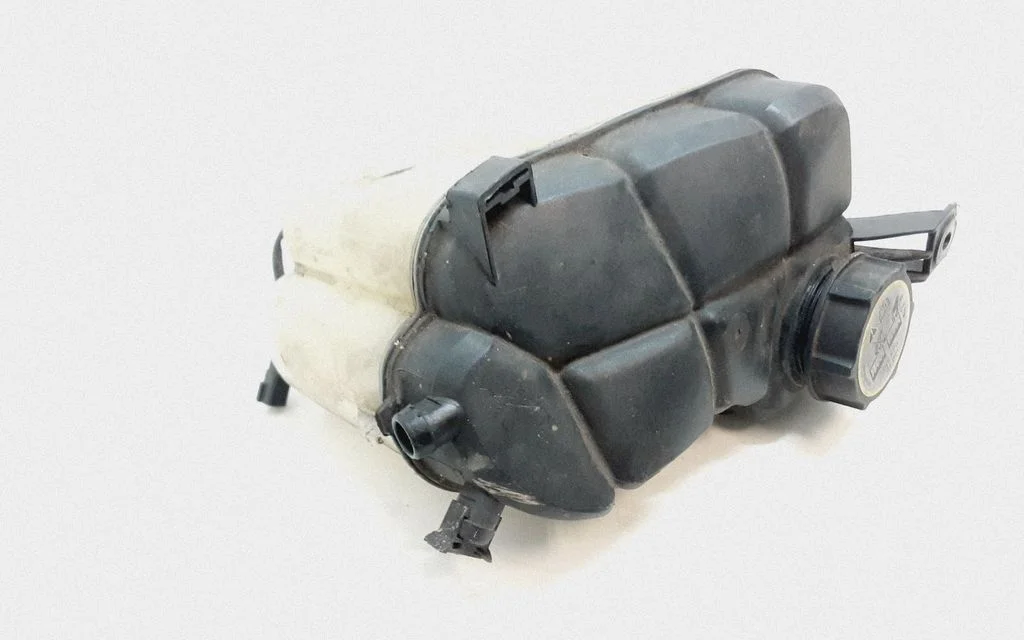 Coolant expansion tank/reservoir – Volvo XC60 (2009-2013)