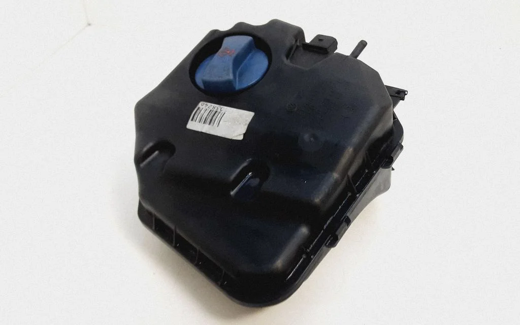 Coolant expansion tank/reservoir – Volkswagen Touareg I (2002-2010)