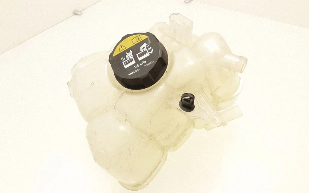 Coolant expansion tank/reservoir 31338291