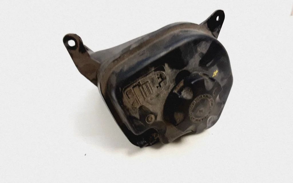 Coolant expansion tank/reservoir 7647290