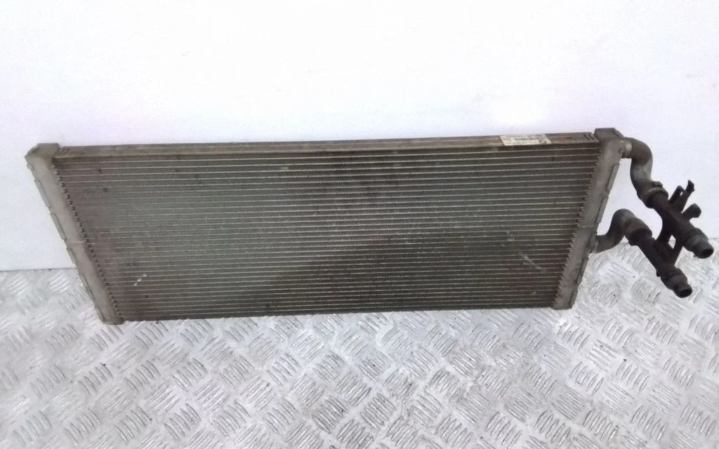 Jahutusvedeliku radiaator – BMW 7-seeria F01 F02 F03 F04 (2008-2016)